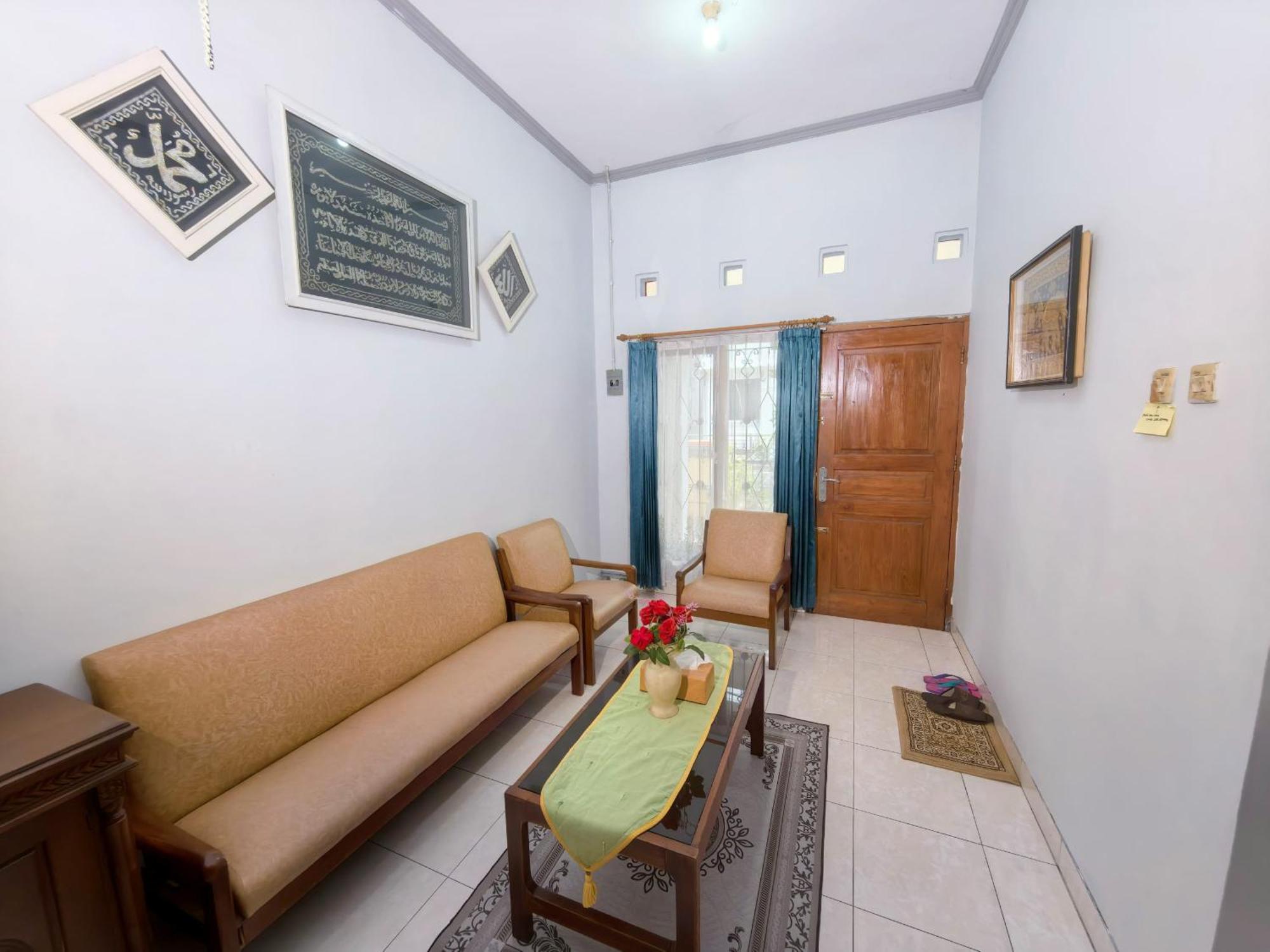 Mutiara Babarsari Homestay Jogja Yogyakarta Exterior foto